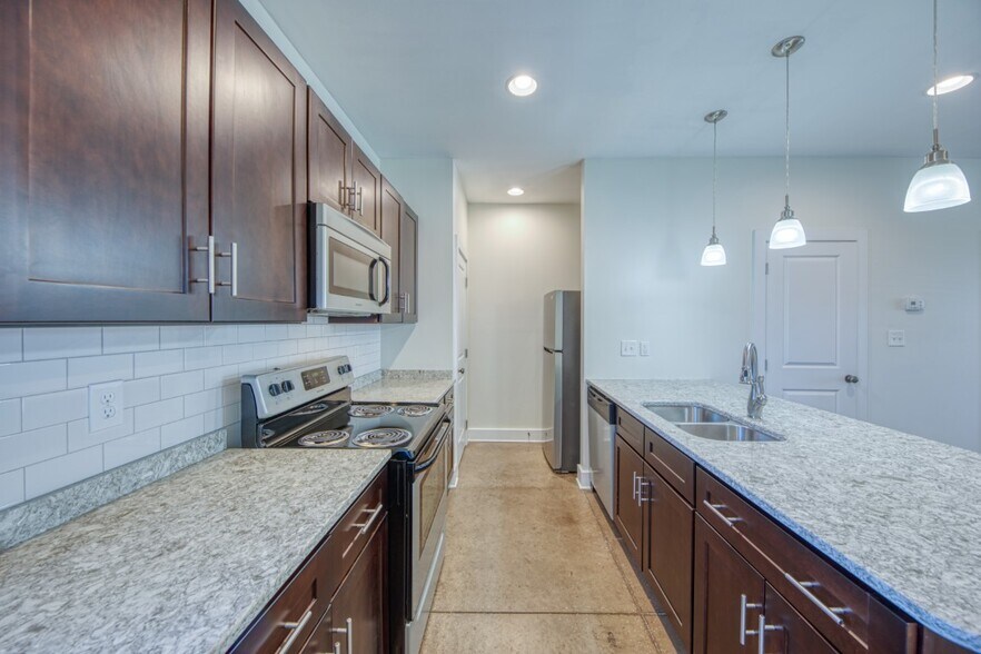 More Photos Of 425 Sutherland View Way, Knoxville Apartments For Sale