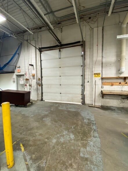More Photos Of 113-119 Falso Dr, Syracuse Warehouse For Lease