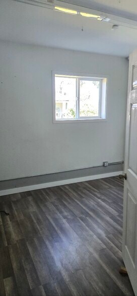 More Photos Of 10404 229th St E, Graham Flex For Lease