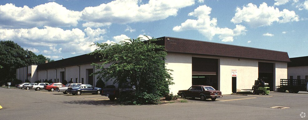 More Photos Of 355 Sackett Point Rd, North Haven Office For Lease