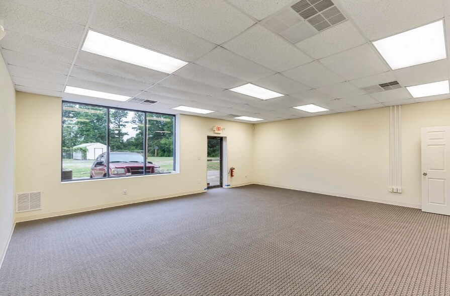 More Photos Of 516 Pearman Dairy Rd, Anderson Freestanding For Sale