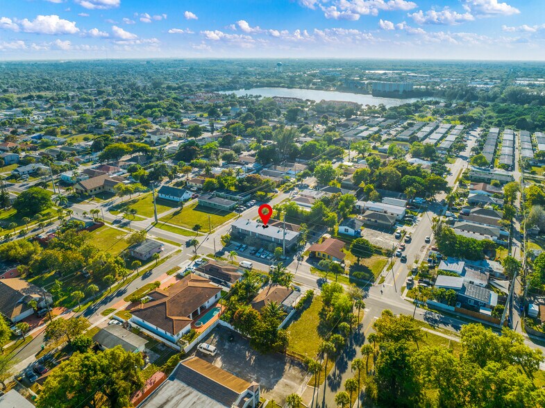 More Photos Of 2201 Greene St, Hollywood Apartments For Sale