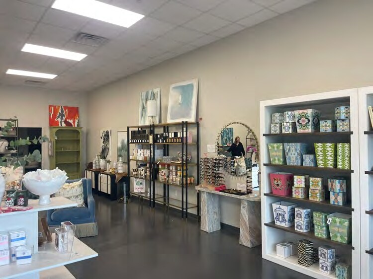 More Photos Of 7731 Perkins Rd, Baton Rouge Storefront For Lease