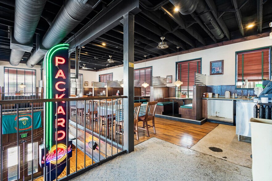 More Photos Of 20 Center St, Batavia Restaurant For Sale