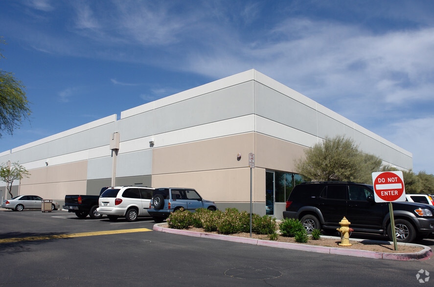More Photos Of 2501 W Grandview Rd, Phoenix Light Manufacturing For Lease