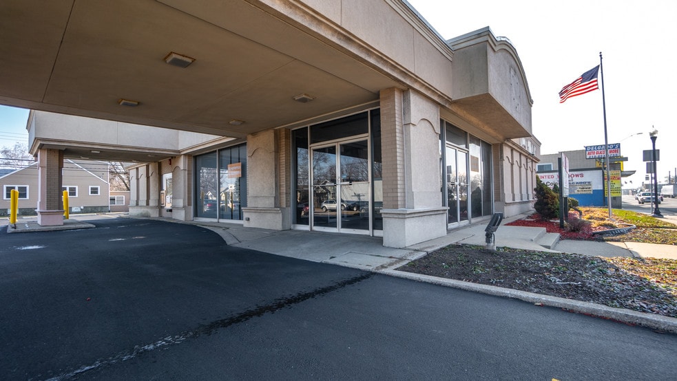 More Photos Of 7007 Calumet Ave, Hammond General Retail For Sale