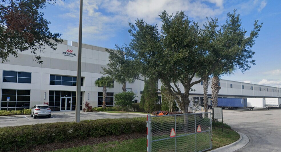More Photos Of 220 Deen Still Rd, Davenport Distribution For Lease