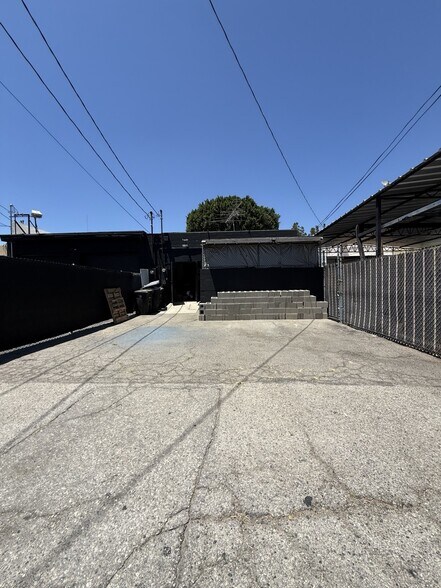 More Photos Of 1610 W Magnolia Blvd, Burbank Storefront For Sale