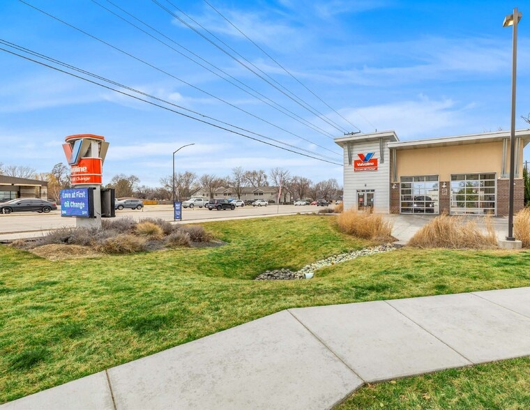 More Photos Of 3930 W State St, Boise Auto Repair For Sale