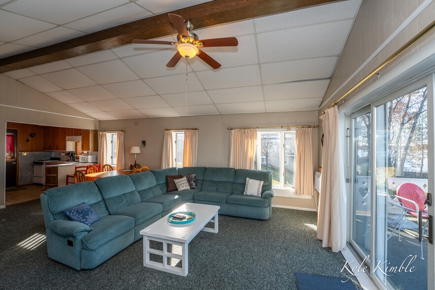 More Photos Of 104 W Houghton Lake Dr, Prudenville Hotel For Sale
