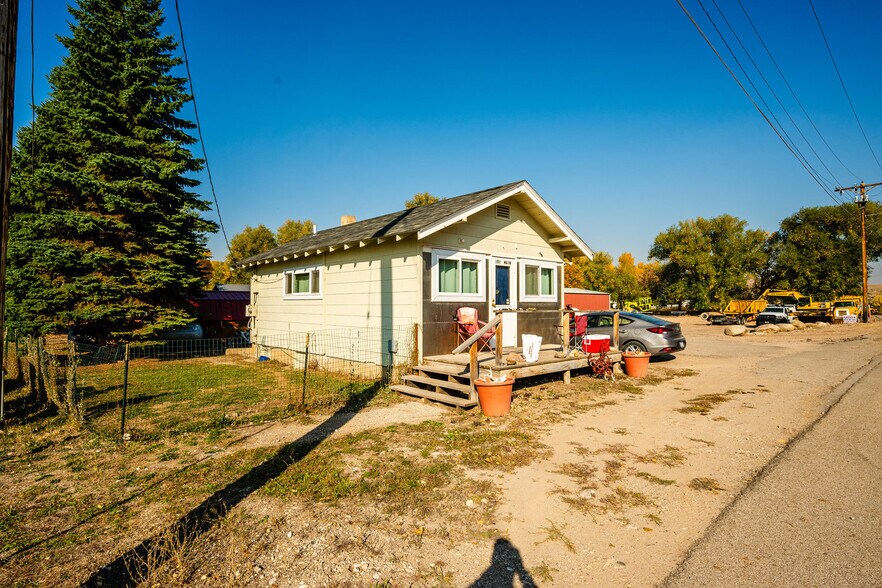 More Photos Of 100 US-14, Dayton Service For Sale