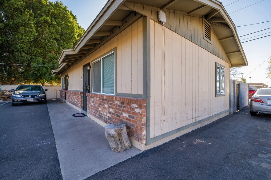 More Photos Of 805 N Westwood, Mesa Apartments For Sale