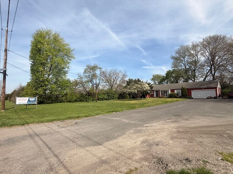 More Photos Of 1909 NJ-38, Southampton Medical For Lease