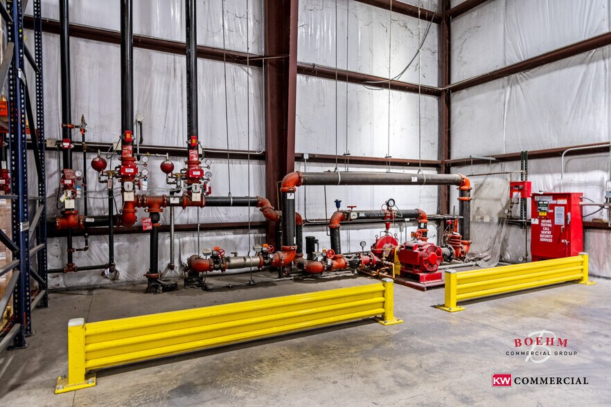 More Photos Of 109 Lupita Circle, Del Rio Distribution For Lease