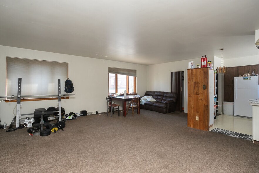 More Photos Of 121 S Pavilion Ave, Riverside Storefront Retail Residential For Sale