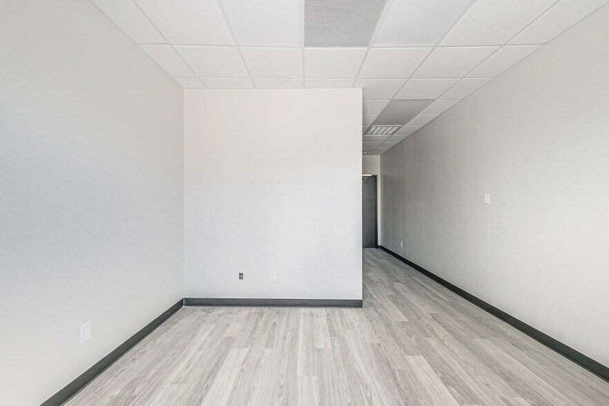 More Photos Of 3313-3345 Porter Rd, Katy Light Manufacturing For Lease