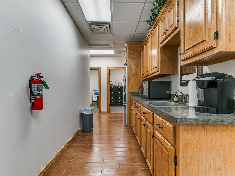 More Photos Of 2326-2350 N Interstate Dr, Norman Office For Sale