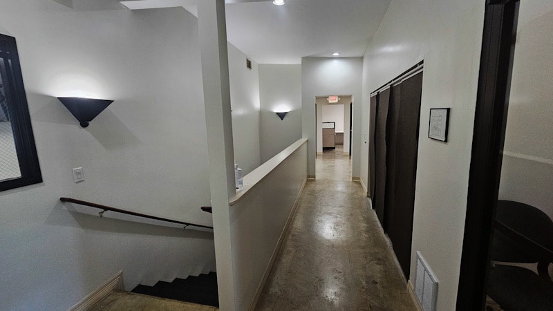 More Photos Of 949 Wakefield Dr, Houston Flex For Sale