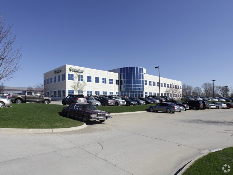 More Photos Of 4135 NW Urbandale Dr, Urbandale Office For Sale