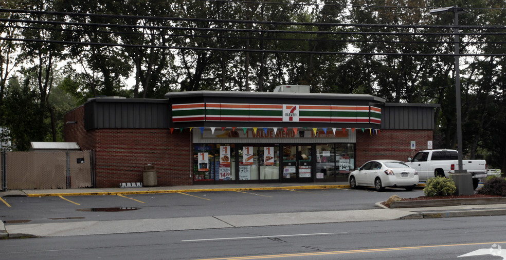 Primary Photo Of 329 E Jericho Tpke, Huntington Station Convenience Store For Lease