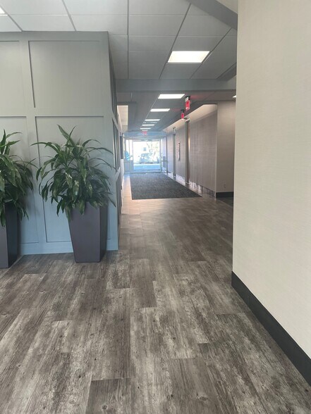 More Photos Of 400 Post Ave, Westbury Office For Lease