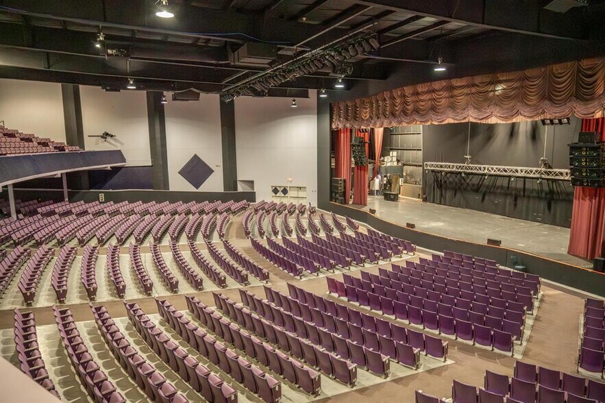 More Photos Of 430 Munroe Ave, Wisconsin Dells Theater Concert Hall For Sale