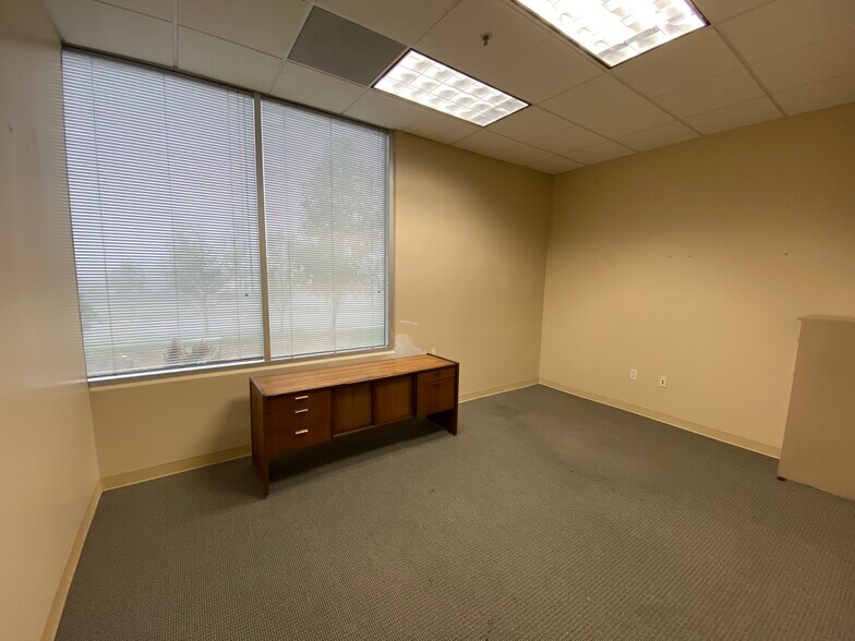 More Photos Of 18705 Madrone Pky, Morgan Hill Research And Development For Lease