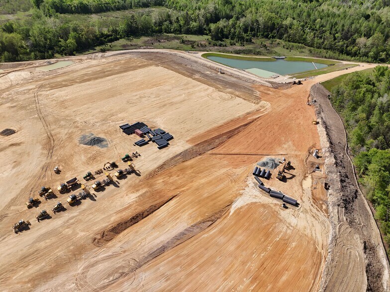 More Photos Of 211 Centreport Pky, Fredericksburg Warehouse For Lease