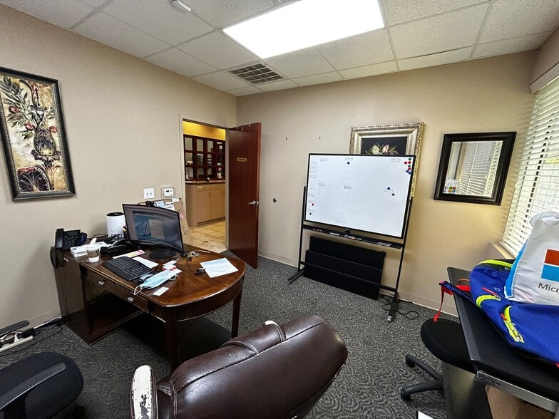 More Photos Of 3519 Town Center Blvd, Sugar Land Medical For Sale