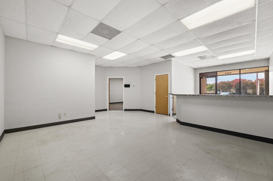More Photos Of 10854 Vandale St, San Antonio Flex For Sale