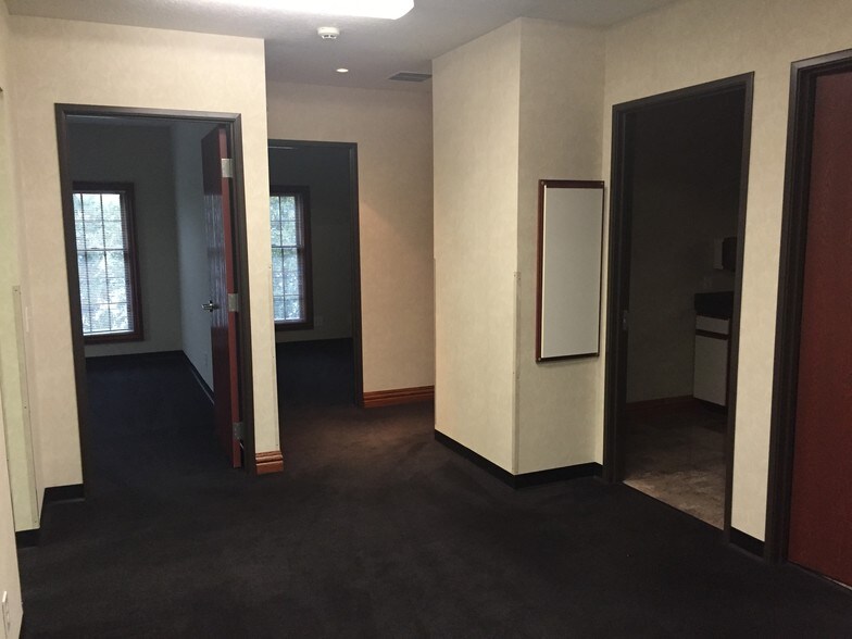 More Photos Of 805 Hillsdowne Rd, Westerville Medical For Lease