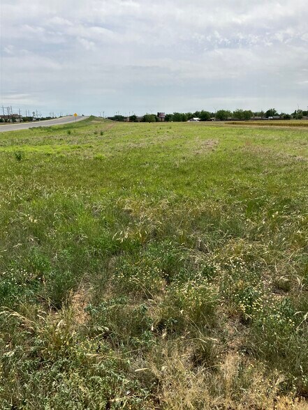 More Photos Of 1802 Interstate 27, Plainview Land For Sale