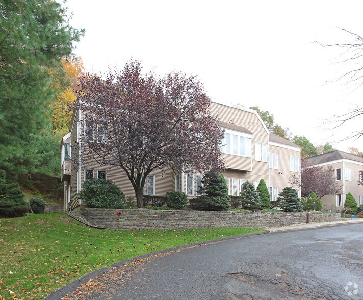 More Photos Of 321 Main St, Farmington Office For Lease