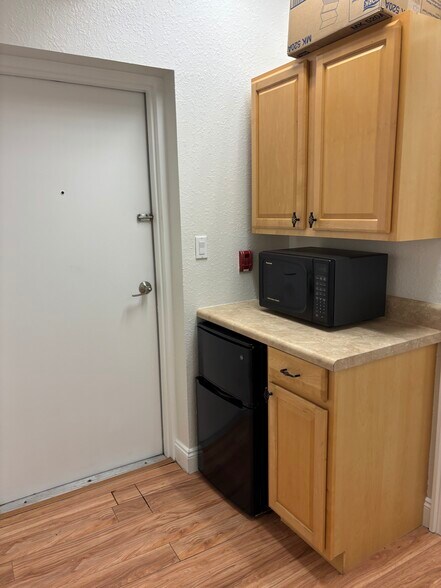 More Photos Of 1817 Crescent Blvd, Orlando Office Residential For Lease