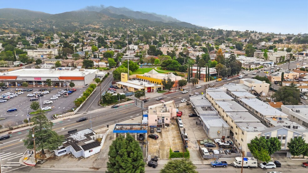 More Photos Of 7780 Foothill Blvd, Tujunga Restaurant For Sale