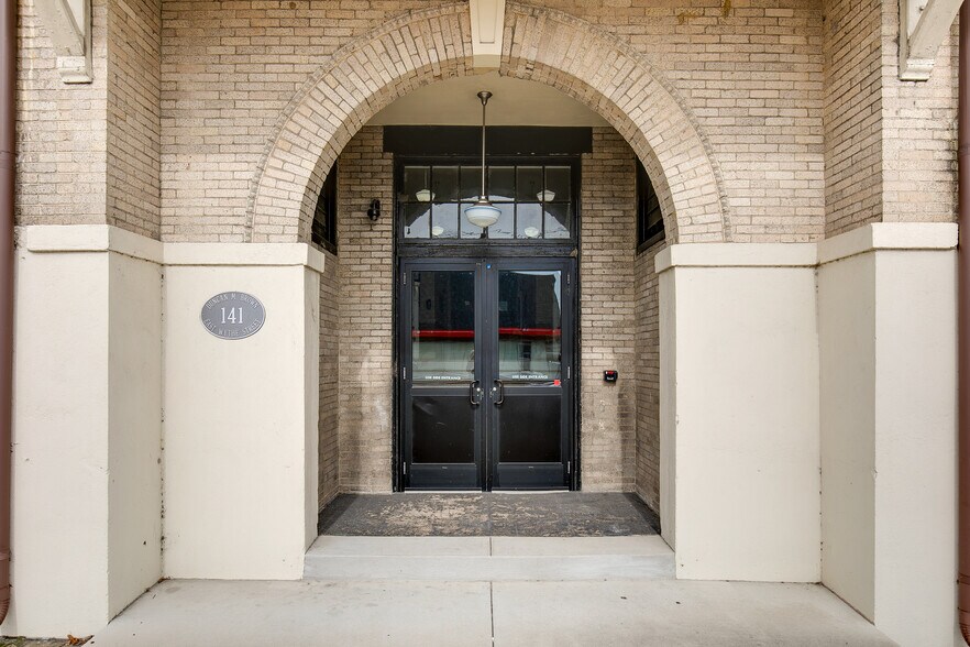 More Photos Of 141 E Wythe St, Petersburg Apartments For Sale