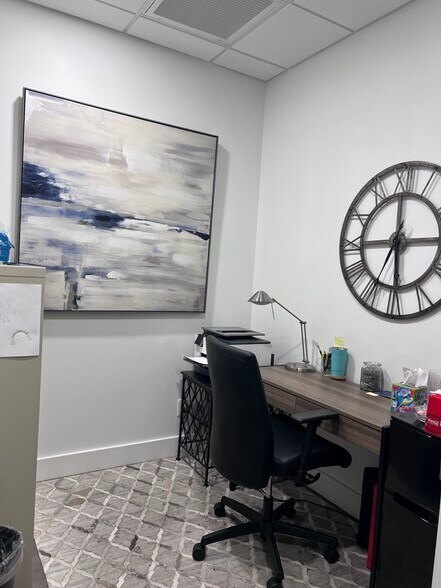 More Photos Of 515 W Bay St, Tampa Coworking Space