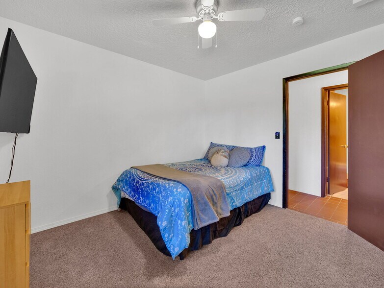 More Photos Of 44434 SE Coalman Rd, Sandy Light Manufacturing For Sale
