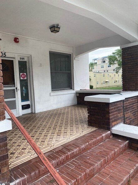 More Photos Of 205 4th Ave N, Saint Petersburg Storefront Retail Office For Sale