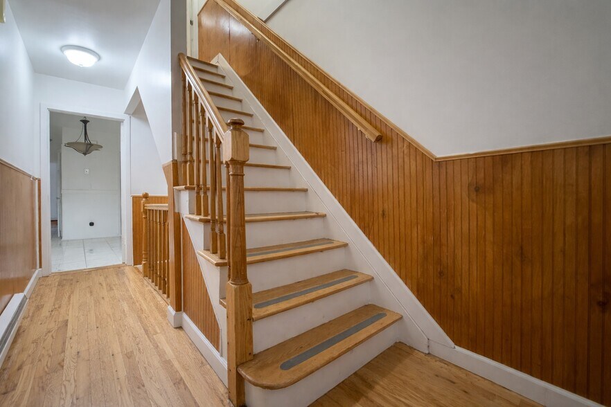 More Photos Of 536 Throggs Neck Expy, Bronx Multifamily For Sale