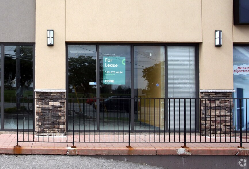 More Photos Of 515 Wellington Rd, London Storefront For Lease