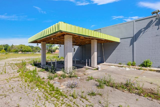 More Photos Of 3402 Richfield Rd, Flint Freestanding For Lease