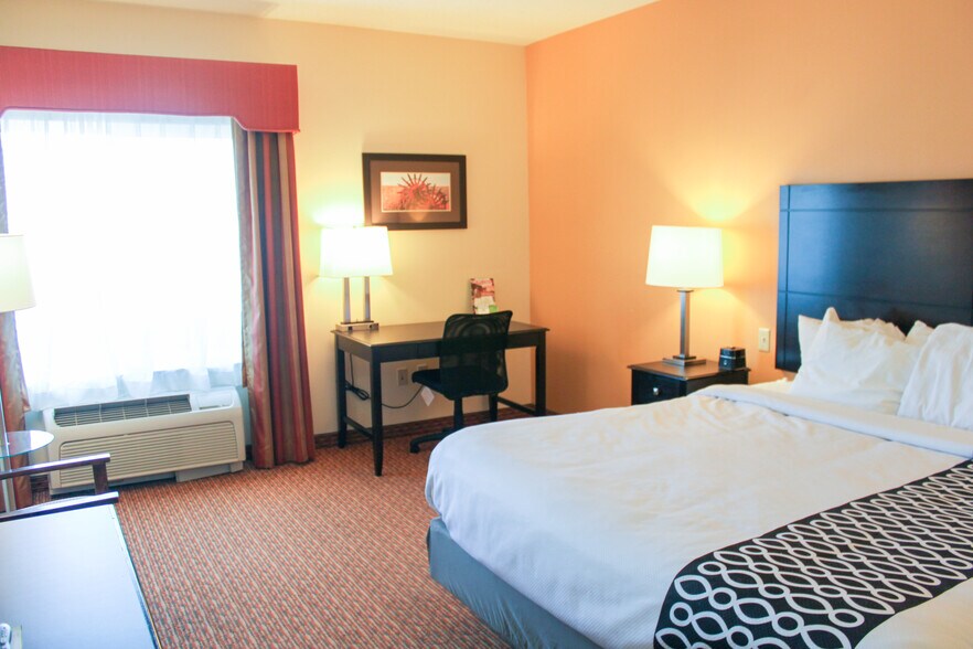 More Photos Of 5285 W 6th Ave, Stillwater Hotel For Sale