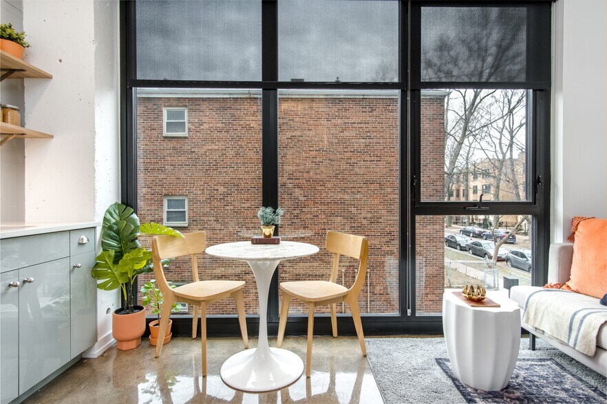 More Photos Of 5050 N Broadway St, Chicago Apartments For Lease