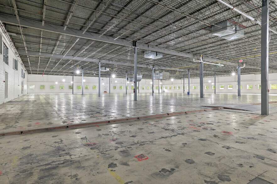 More Photos Of 32 Coslin Dr, Southborough Research And Development For Lease
