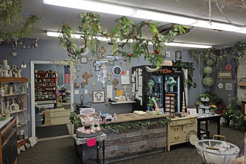More Photos Of 632 6th St, Pawnee City Storefront For Sale