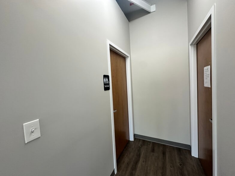 More Photos Of 540 Lake Center Pky, Cumming Office For Lease
