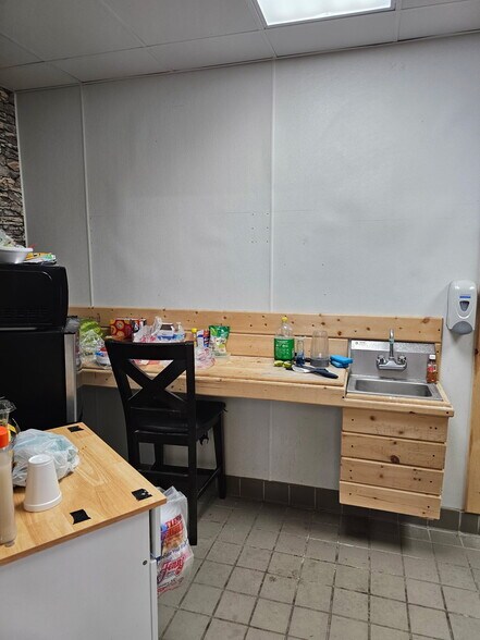 More Photos Of 724 S Eddy St, Pecos Storefront Retail Residential For Lease