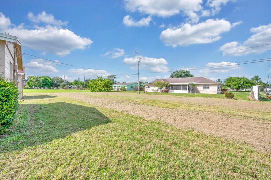 More Photos Of 1702 Avenue L, Fort Pierce Apartments For Sale