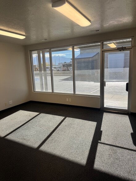 More Photos Of 3789 S 300 W, Salt Lake City Showroom For Lease